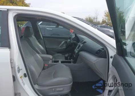 2009 Toyota Camry Se V6 z USA, uszkodzony, nr VIN 4T1BK46K99U595158